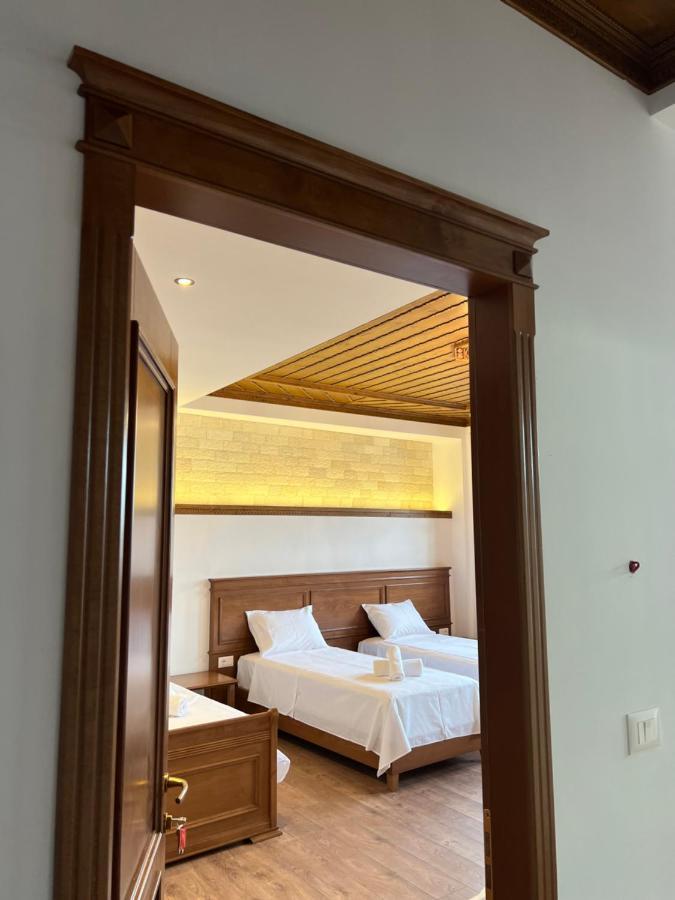 Hotel With Castle View Gjirokastër Екстериор снимка