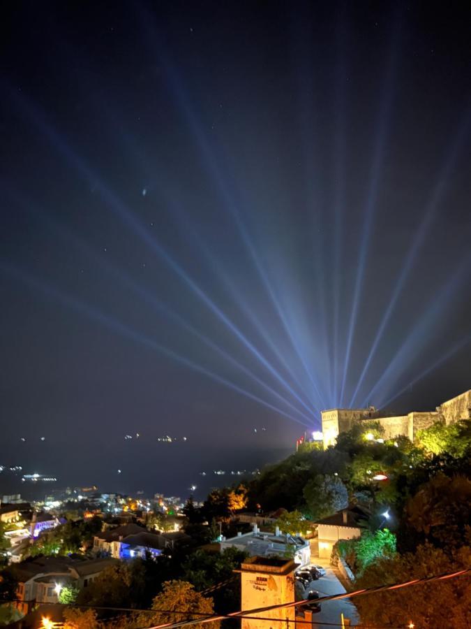 Hotel With Castle View Gjirokastër Екстериор снимка