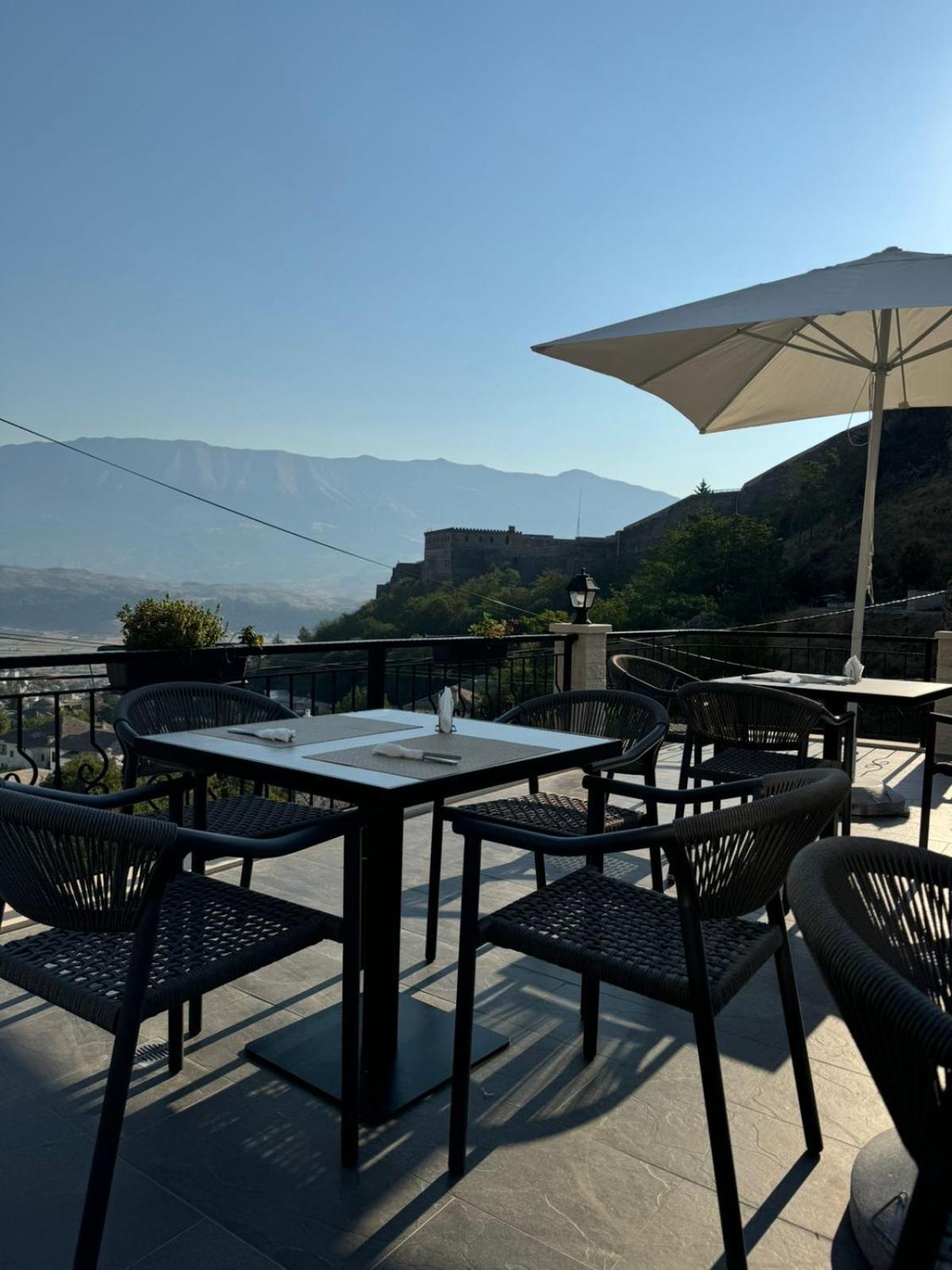 Hotel With Castle View Gjirokastër Екстериор снимка