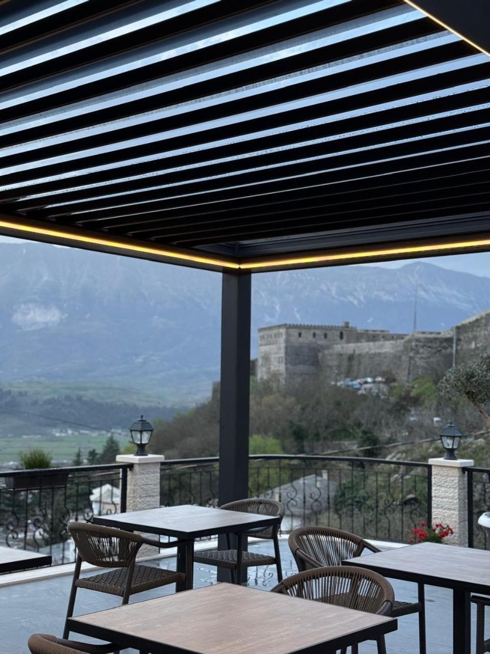 Hotel With Castle View Gjirokastër Екстериор снимка